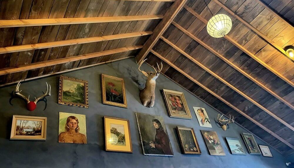 Mystic Hills Brewing Decor